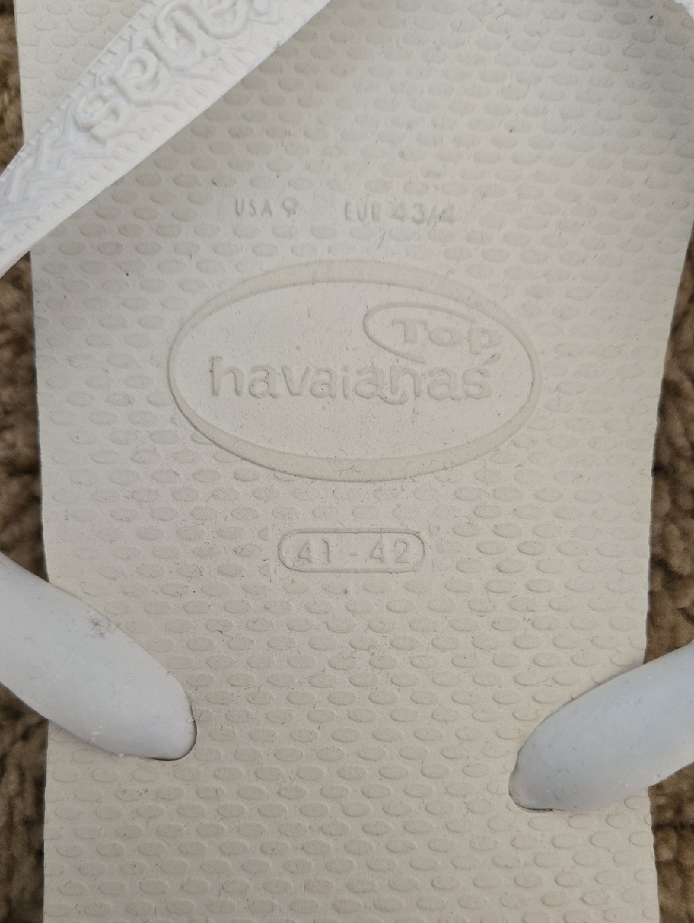 Havaianas' White Flip Flops - Picture 2 of 4